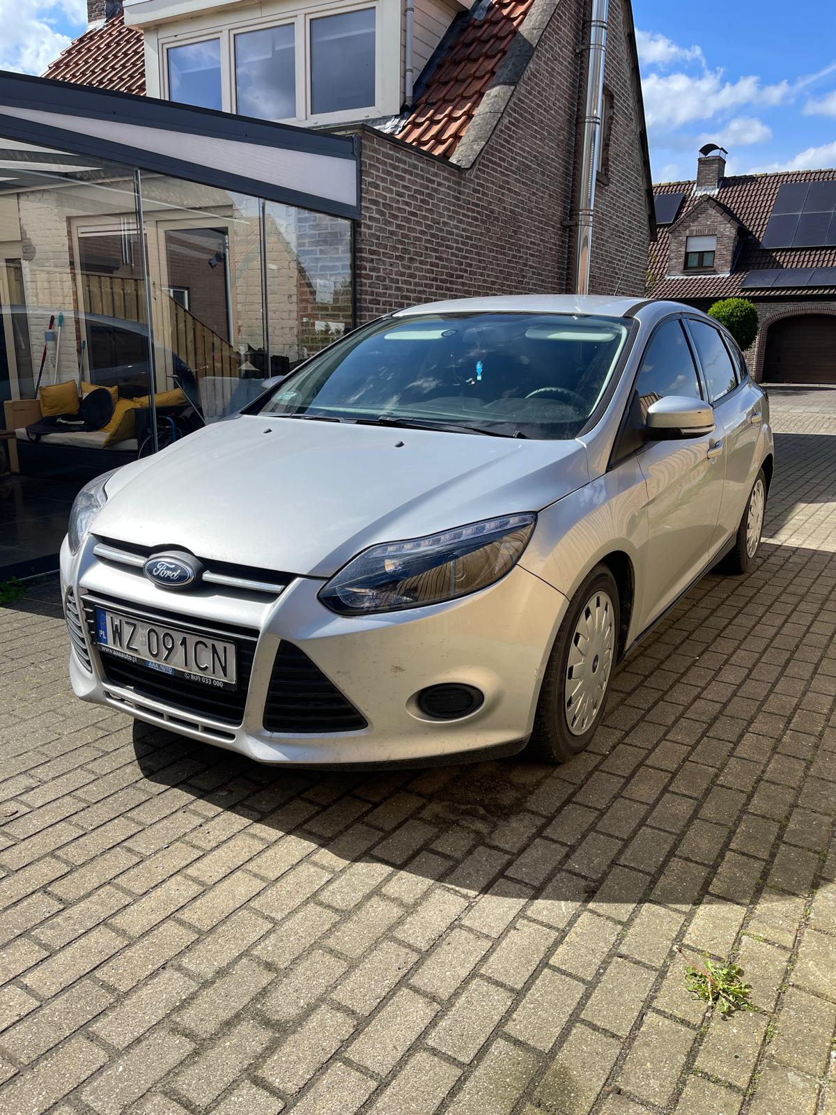 Zilveren Ford Focus uit Polen. Ingeveord middels de verhuisgoed regeling. Bespaard op de BPM en snelle afhandeling.